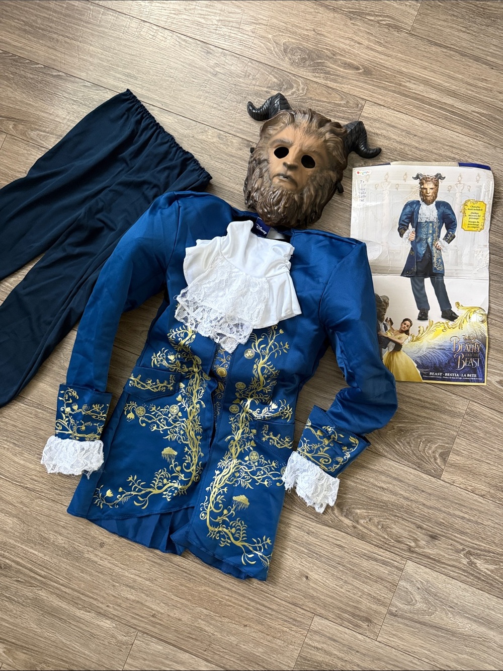 Halloween costume Beauty and the Beast’s boys sz 7 years Disney